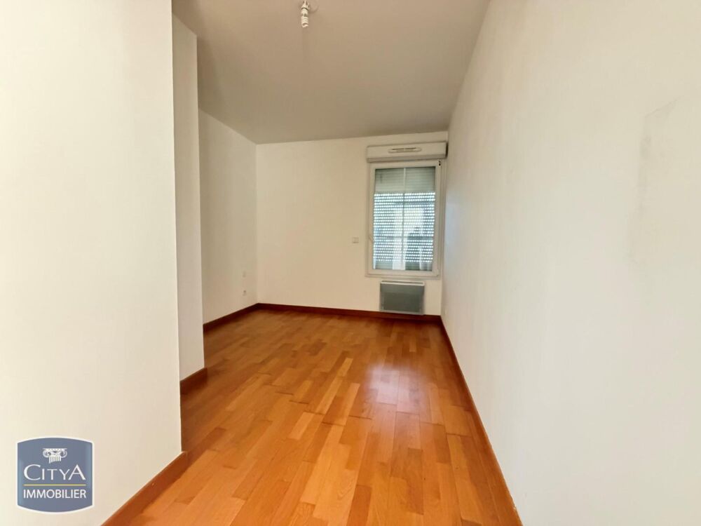 location Appartement - 4 pièce(s) - 83 m² Dainville (62000)