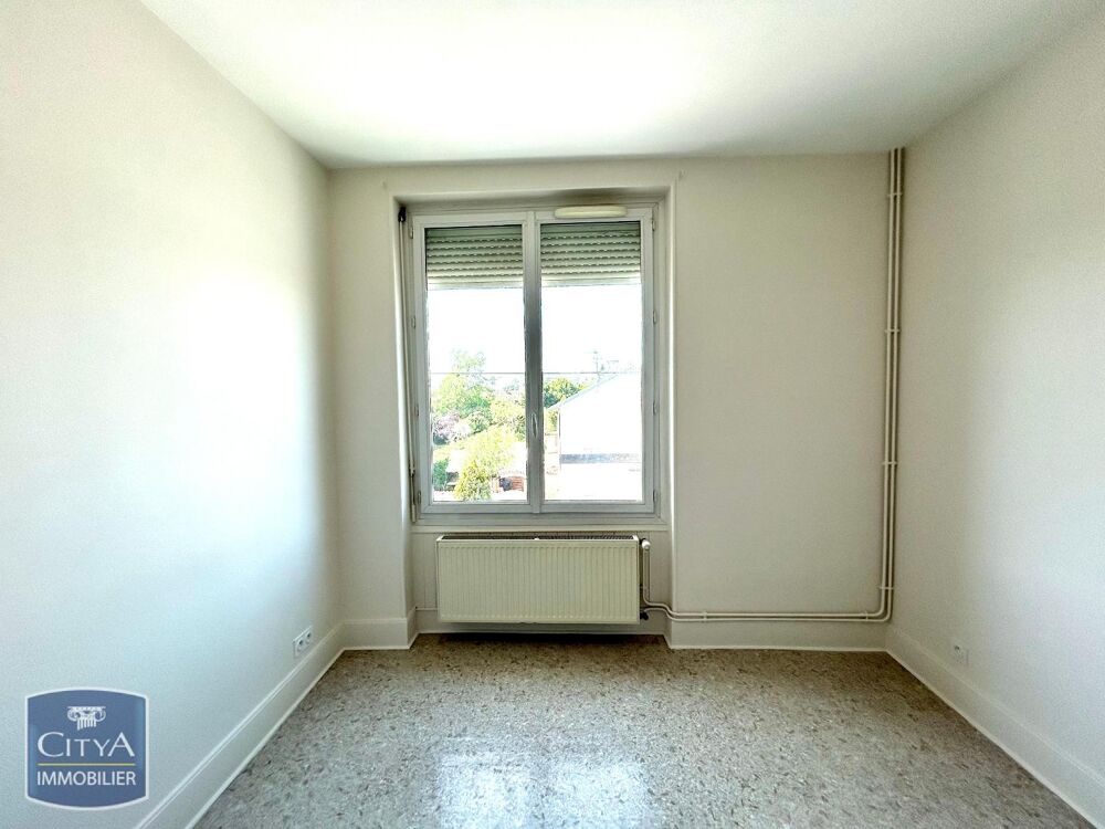 Situé à Péronnas, cet appartement de 2 pièces se trouve ....