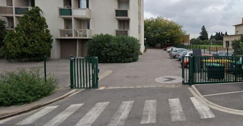  Parking / Garage  louer 