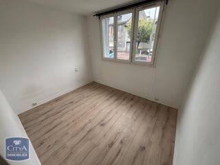  Appartement à louer 4 pièces 65 m²