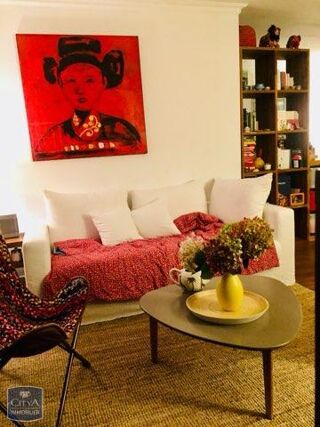  Appartement à louer 3 pièces 86 m²