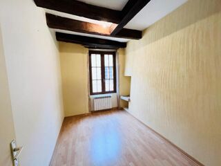  Appartement à louer 3 pièces 83 m²