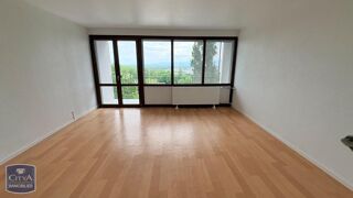  Appartement à louer 4 pièces 82 m²