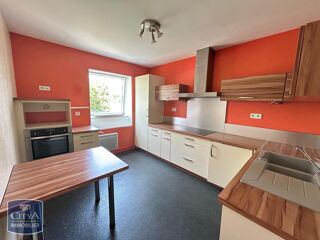  Appartement à louer 4 pièces 81 m²