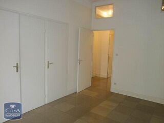  Appartement à louer 5 pièces 112 m²