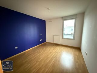  Appartement à louer 4 pièces 81 m²