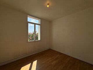  Appartement à louer 2 pièces 56 m²