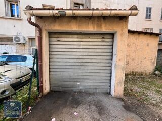  Parking / Garage à louer  Toulon