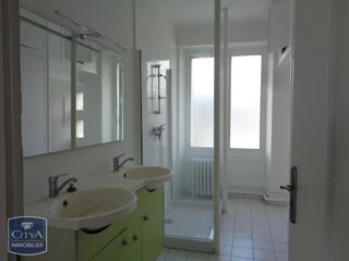 Appartement à louer 6 pièces 138 m² Saint nazaire
