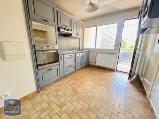  Appartement à louer 4 pièces 81 m²