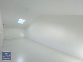  Appartement à louer 3 pièces 79 m²