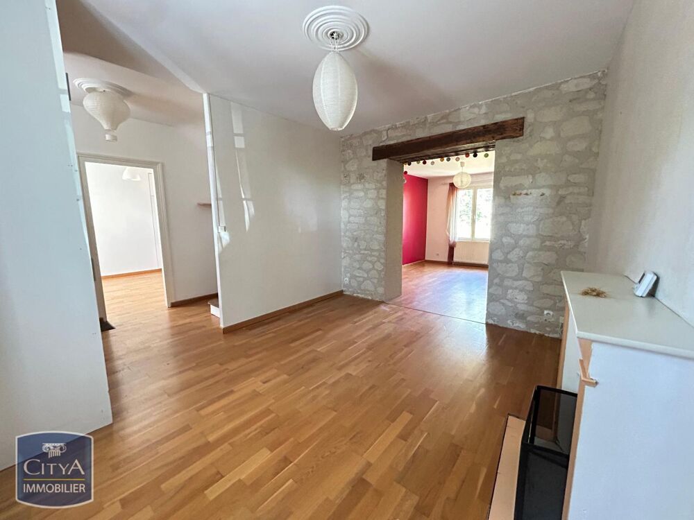À LOUER : Maison T5 à Châtellerault, située dans un quar....