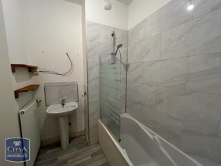  Appartement à louer 3 pièces 81 m²