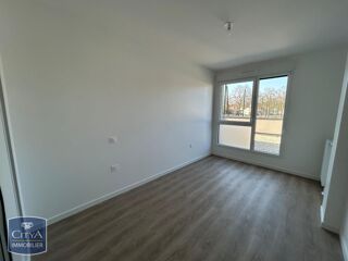  Appartement à louer 4 pièces 93 m²