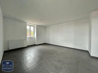  Appartement à louer 4 pièces 84 m²