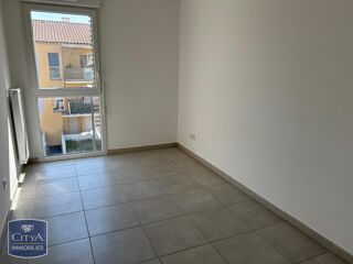  Appartement à louer 4 pièces 76 m²