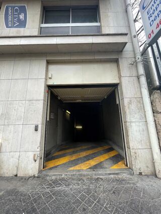  Parking / Garage à louer 
