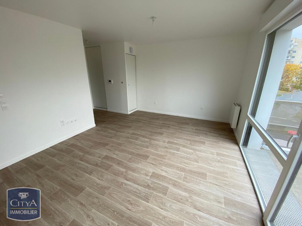 STUDIO de 27.7m2 - CAEN À louer : découvrez cet appartem....