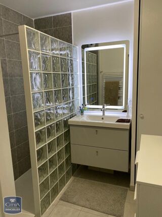  Appartement à louer 3 pièces 63 m²