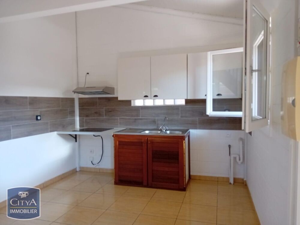location Maison - 3 pièce(s) - 52 m² Saint-Pierre (97410)