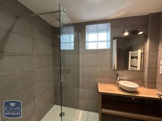  Appartement à louer 3 pièces 80 m²