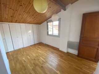  Appartement à louer 3 pièces 81 m²