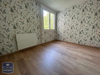  Appartement à louer 4 pièces 79 m²