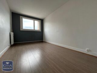  Appartement à louer 3 pièces 77 m²