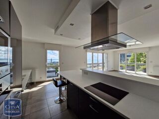  Appartement à louer 4 pièces 106 m²