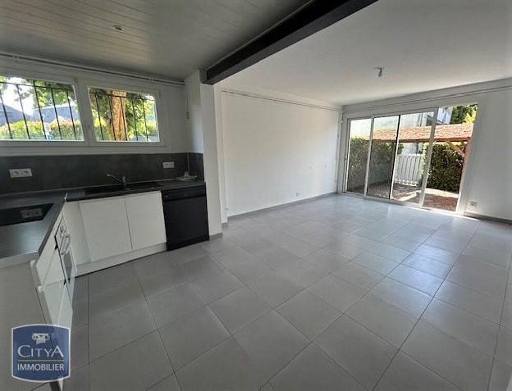 À LOUER : Appartement T3 situé à Cholet, dans le départe....