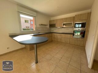  Appartement à louer 4 pièces 92 m²