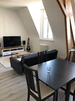  Appartement à louer 4 pièces 105 m²