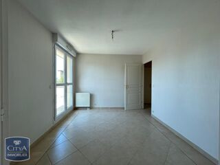  Appartement à louer 4 pièces 115 m²