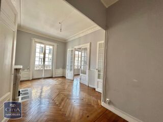  Appartement à louer 3 pièces 84 m²