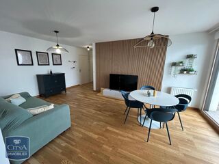  Appartement à louer 4 pièces 89 m²