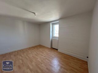  Appartement à louer 3 pièces 82 m²