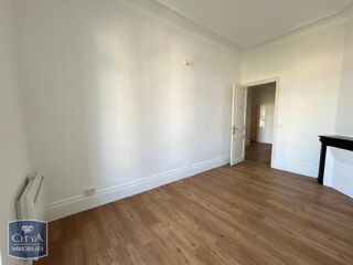  Appartement à louer 3 pièces 84 m²