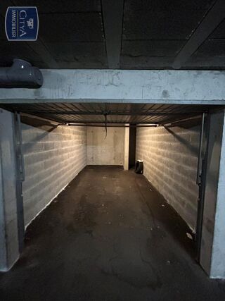  Parking / Garage � louer 