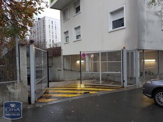  Parking / Garage à louer 12 m²