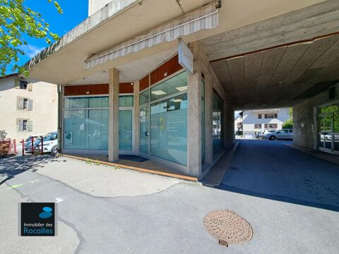 REIGNIER ESERY - En plein centre de Reignier Esery, p... 740 74930 Reignier-esery