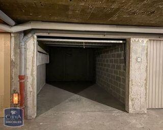  Parking / Garage à louer 
