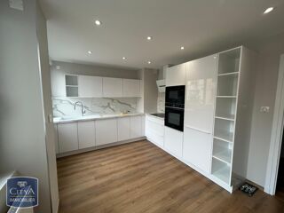  Appartement à louer 4 pièces 95 m²