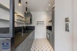  Appartement à louer 3 pièces 84 m²
