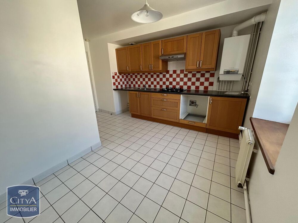 À LOUER : Appartement T5 spacieux et lumineux situé à Bo....
