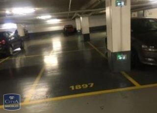  Parking / Garage  louer 
