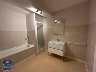  Appartement à louer 6 pièces 125 m²