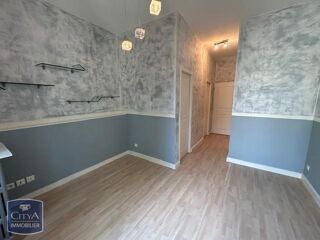  Appartement à louer 4 pièces 150 m²