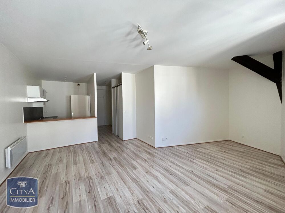 À louer : Découvrez ce charmant appartement rénové de ty....