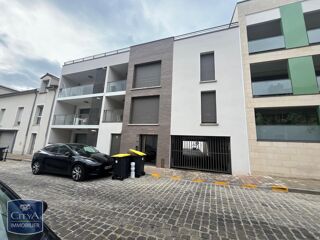  Parking / Garage à louer 