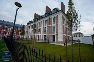  Appartement à louer 4 pièces 90 m²